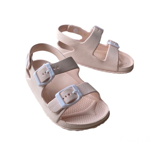 Sandals - Picture 3 of 4